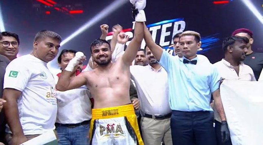 Pakistani boxer Shahir Afridi becomes Asian champion by knocking down Indian rival